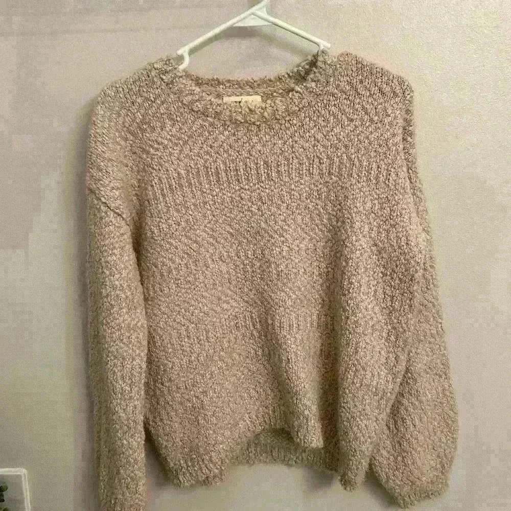 Yes Lola woman's size small pale pink cable knit sweater